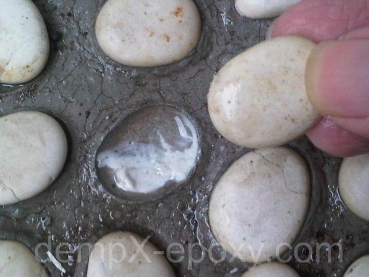 Direkatkan Batu Alam