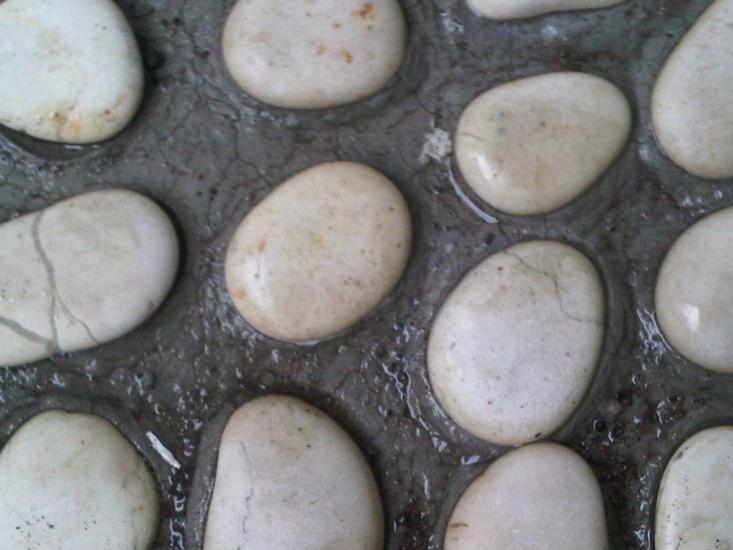 Batu Alam telah direkatkan