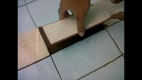 Merekatkan Keramik Kolam Renang Dalam Air