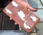 Mengoleskan Campuran DEMP-X ke Keramik